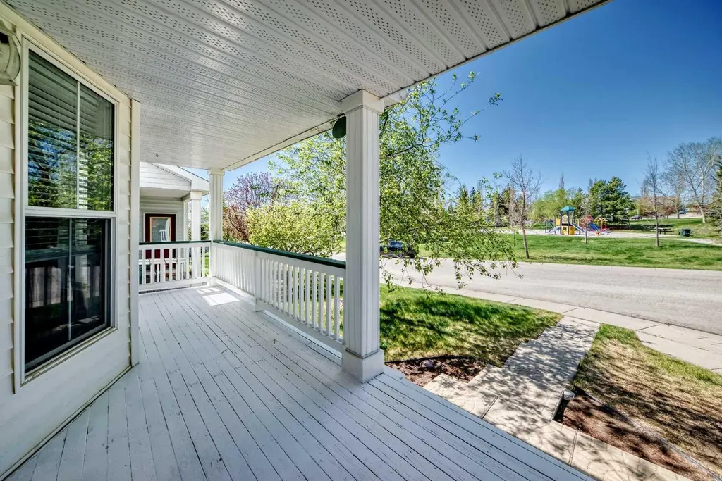 168 Tuscany Valley Drive NW Calgary AB T3L 2C2