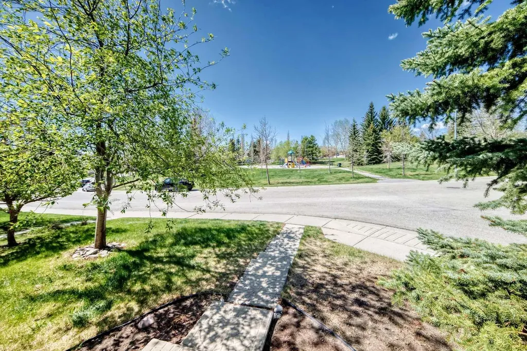 168 Tuscany Valley Drive NW Calgary AB T3L 2C2