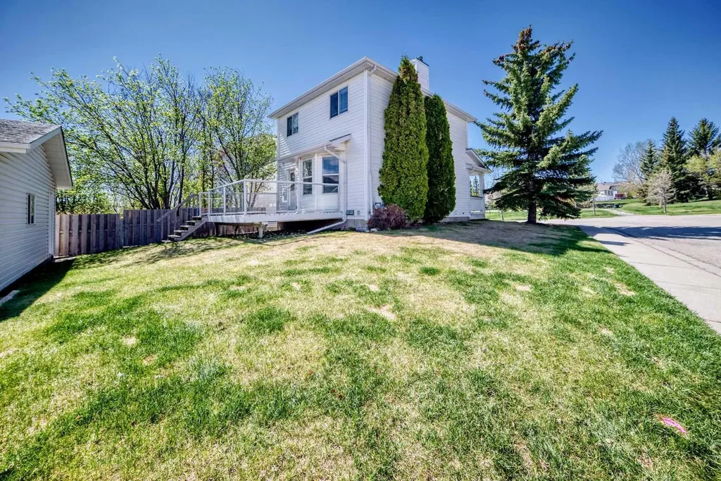 168 Tuscany Valley Drive NW Calgary AB T3L 2C2