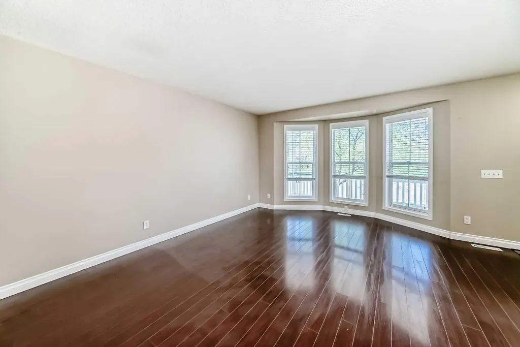168 Tuscany Valley Drive NW Calgary AB T3L 2C2