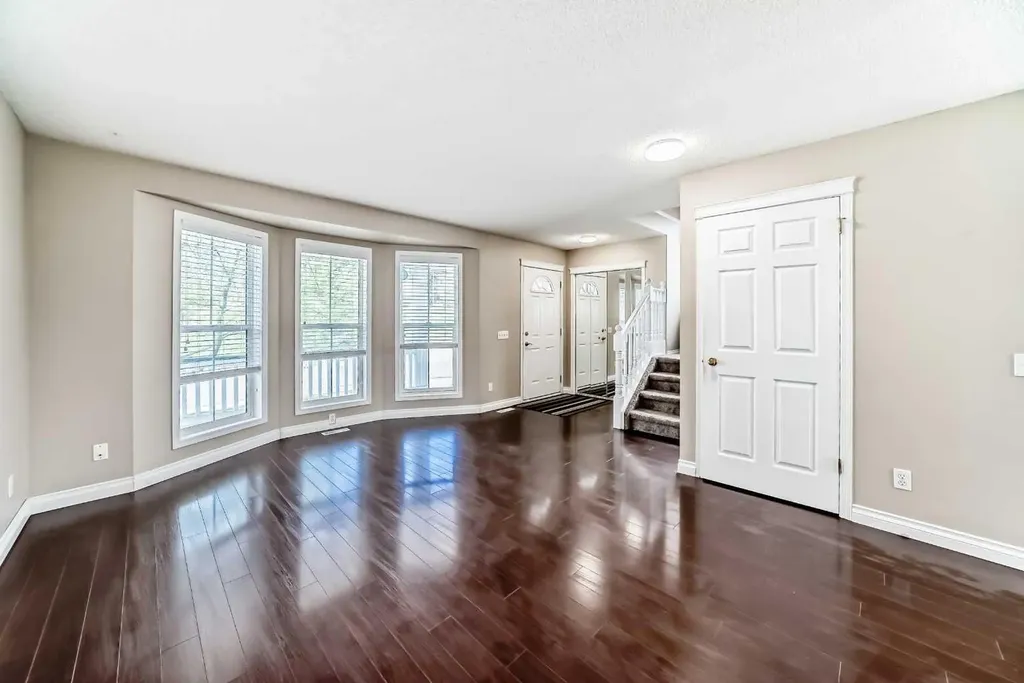 168 Tuscany Valley Drive NW Calgary AB T3L 2C2