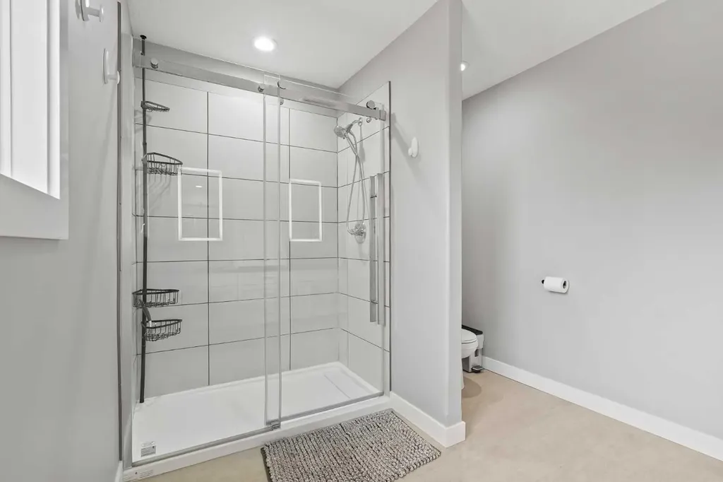 613 33 Street S Lethbridge AB T1J 3V8