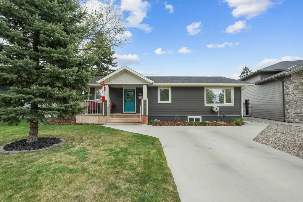 613 33 Street S Lethbridge AB T1J 3V8