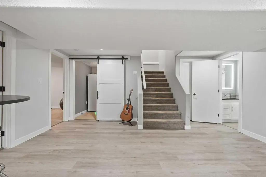 613 33 Street S Lethbridge AB T1J 3V8