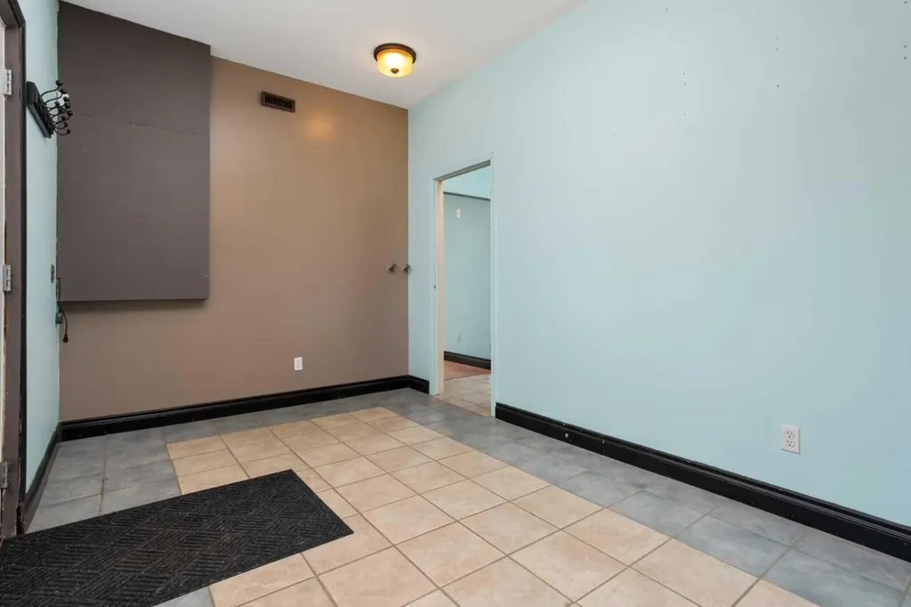 5038 49 Street Daysland AB T0B 0G3