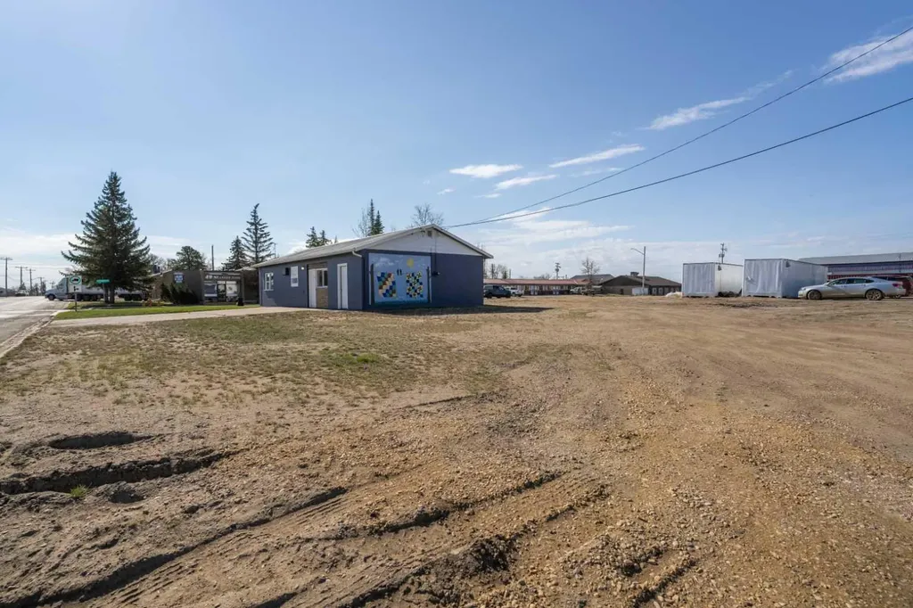 5038 49 Street Daysland AB T0B 0G3