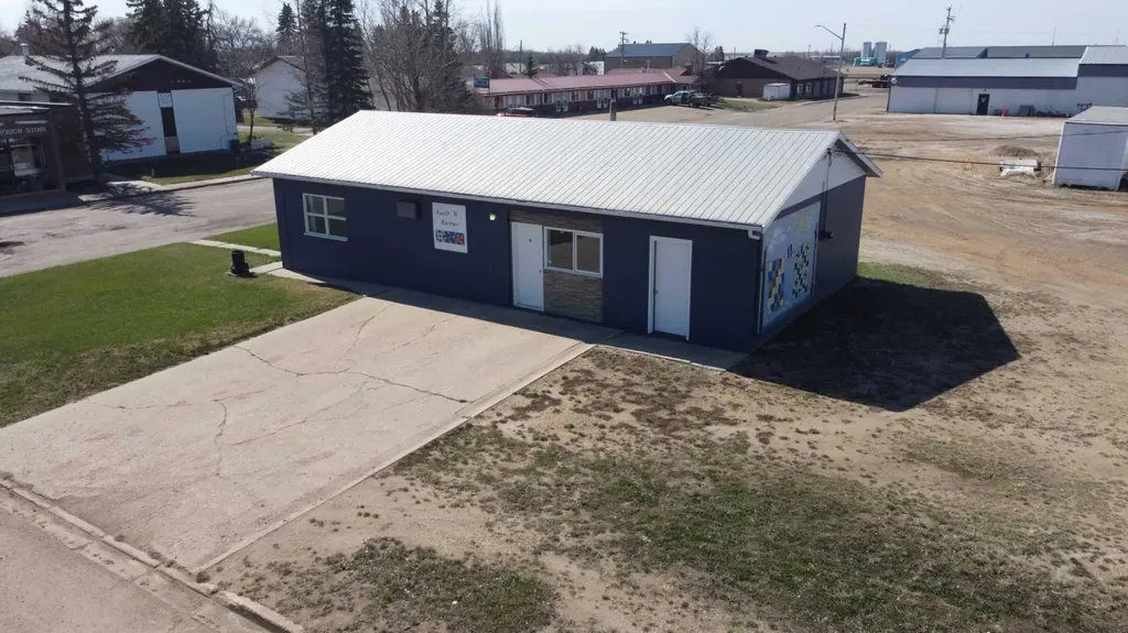 5038 49 Street Daysland AB T0B 0G3