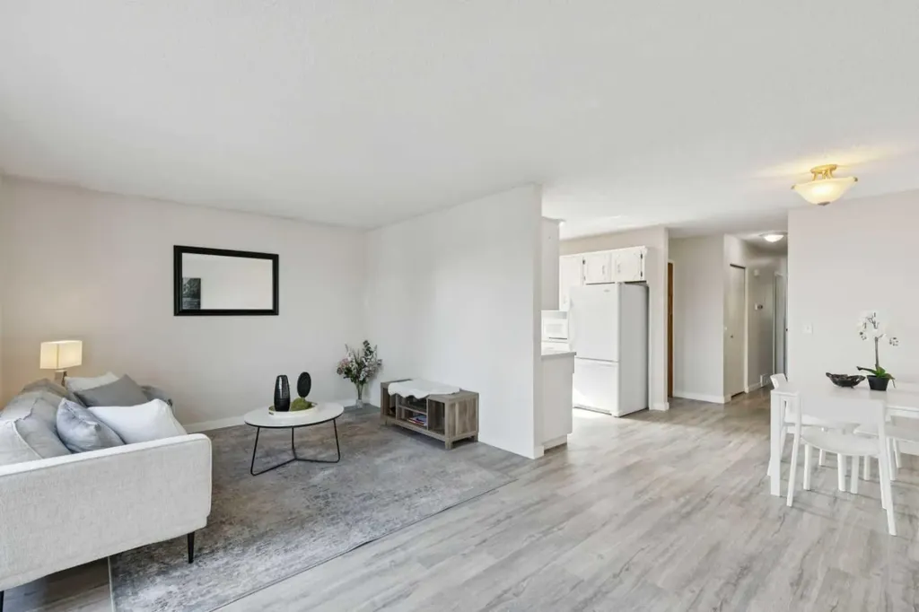 1121 Berkley Drive NW Calgary AB T3K 1S6