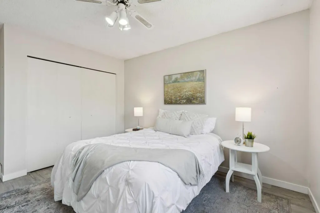 1121 Berkley Drive NW Calgary AB T3K 1S6