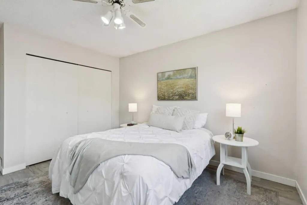 1121 Berkley Drive NW Calgary AB T3K 1S6