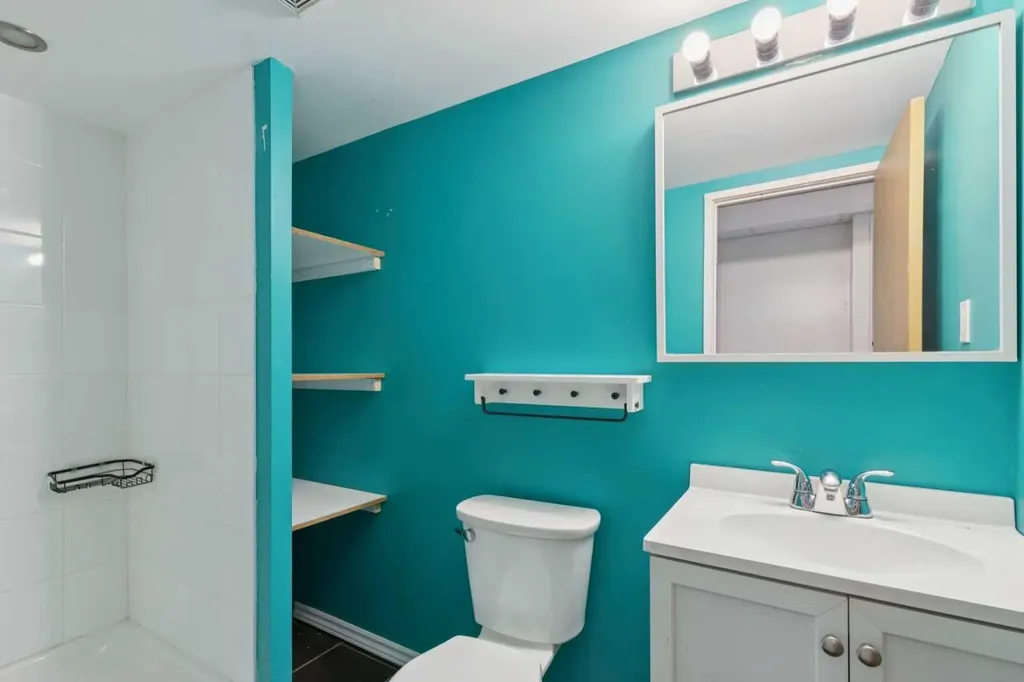 1121 Berkley Drive NW Calgary AB T3K 1S6