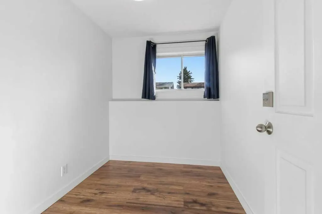 5344 37a Street Innisfail AB T4G 1E5