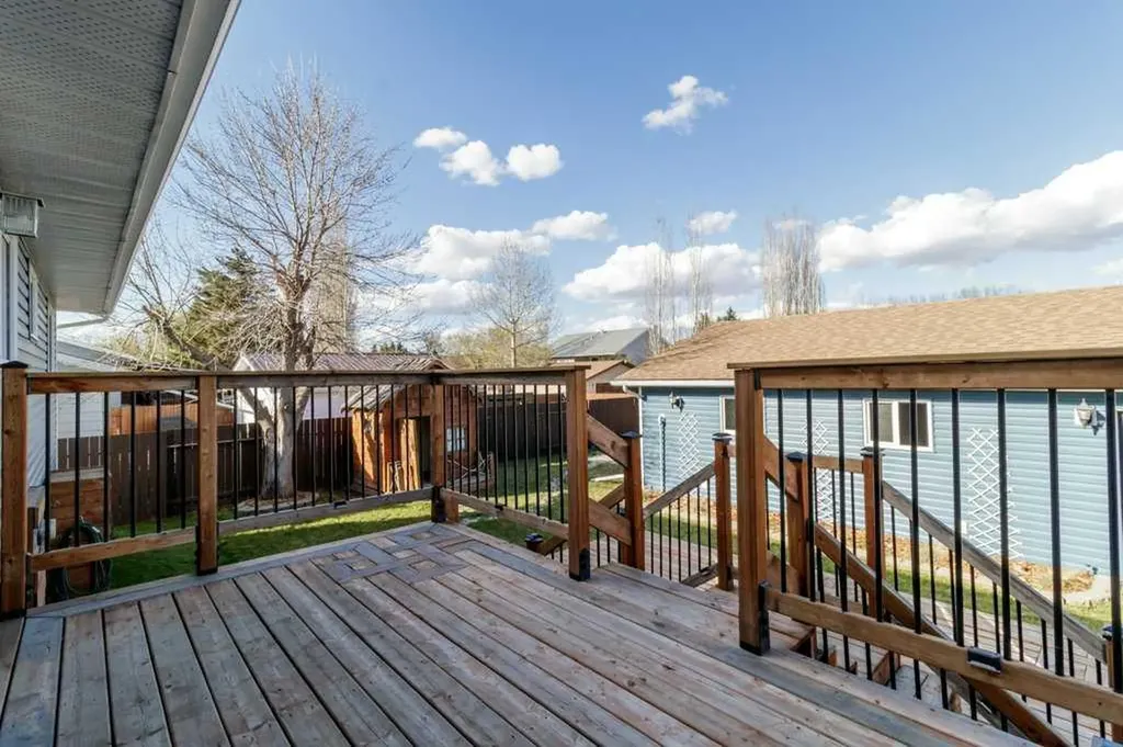 5344 37a Street Innisfail AB T4G 1E5
