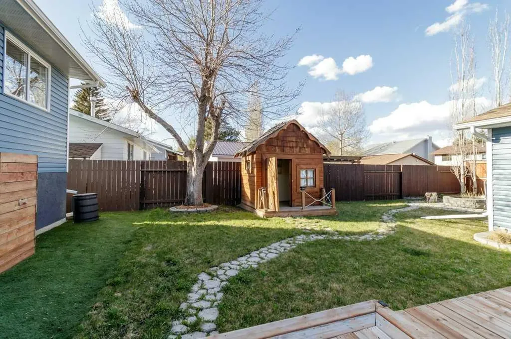 5344 37a Street Innisfail AB T4G 1E5