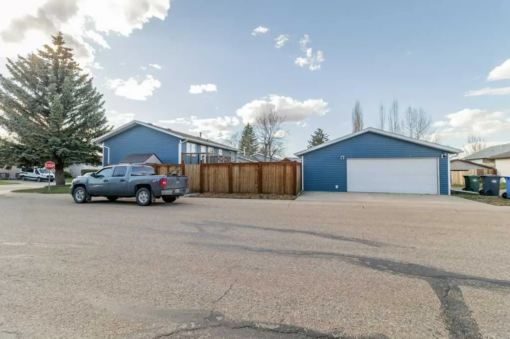 5344 37a Street Innisfail AB T4G 1E5