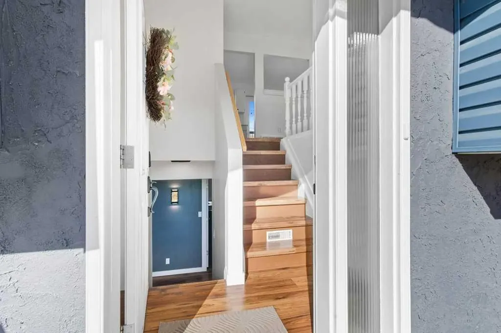 5344 37a Street Innisfail AB T4G 1E5