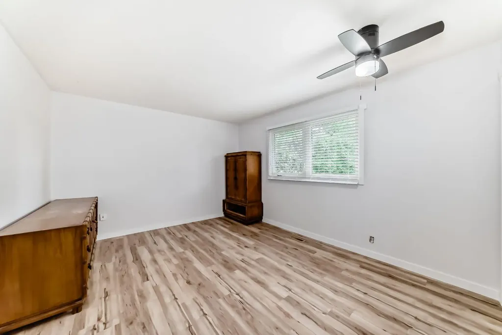 2516 20 Street Nanton AB T0L1R0