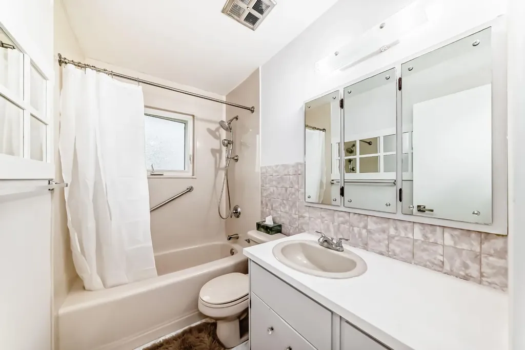 2516 20 Street Nanton AB T0L1R0