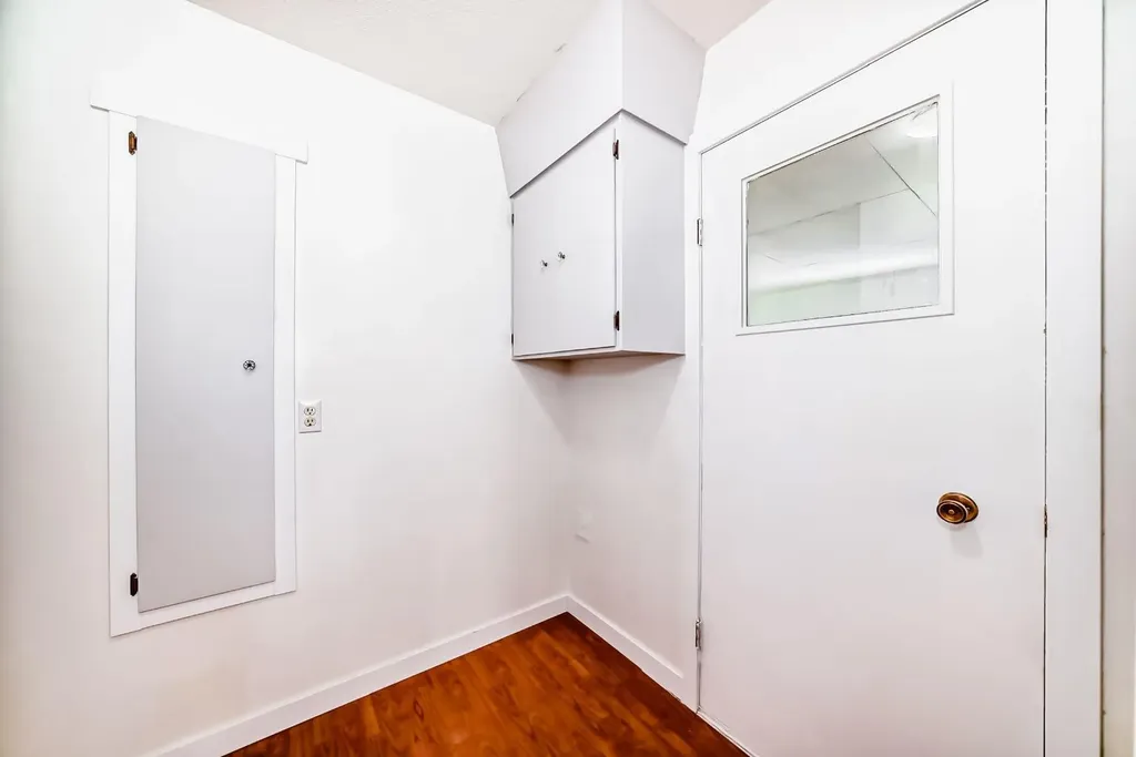 2516 20 Street Nanton AB T0L1R0