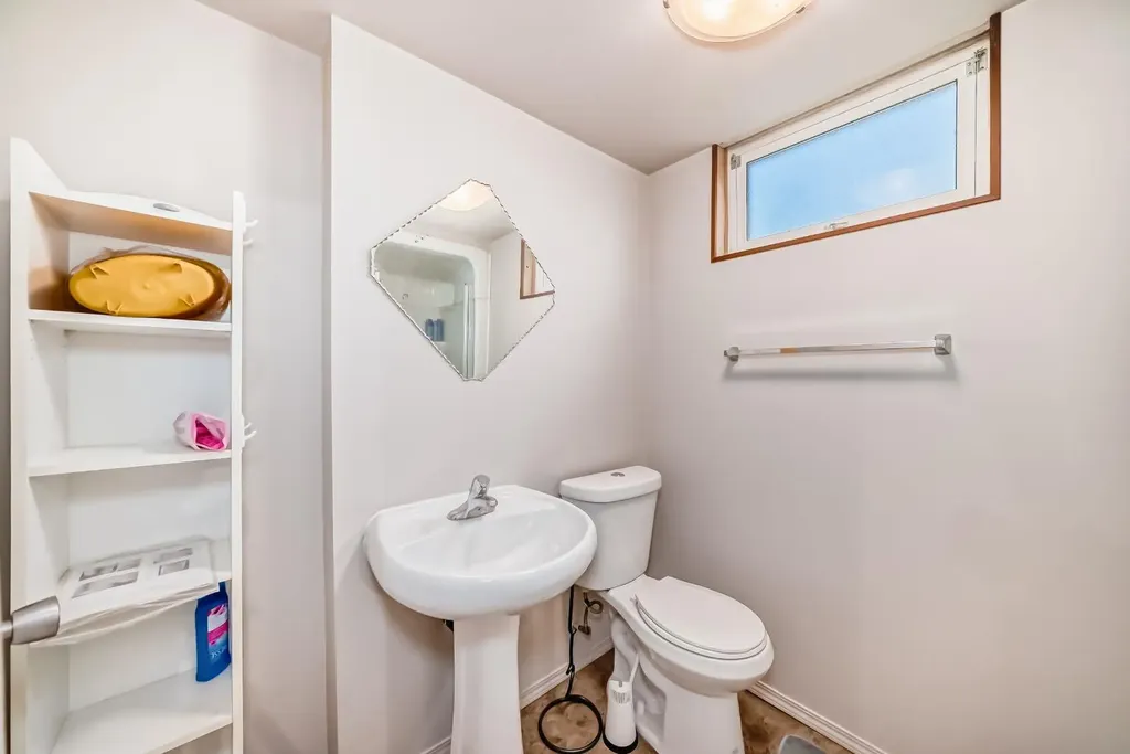 2516 20 Street Nanton AB T0L1R0