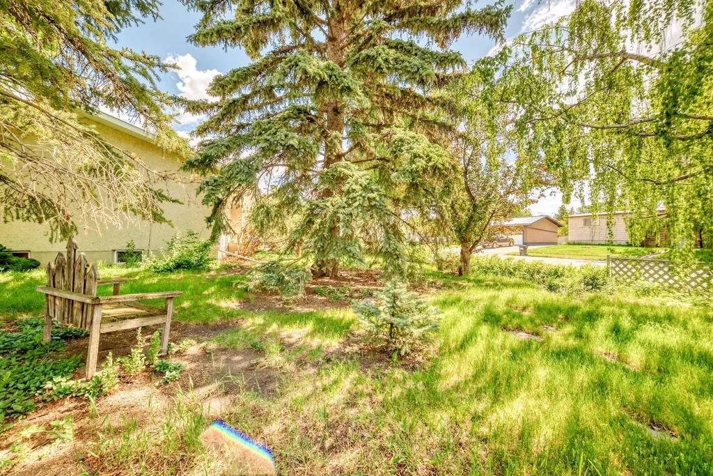 2516 20 Street Nanton AB T0L1R0