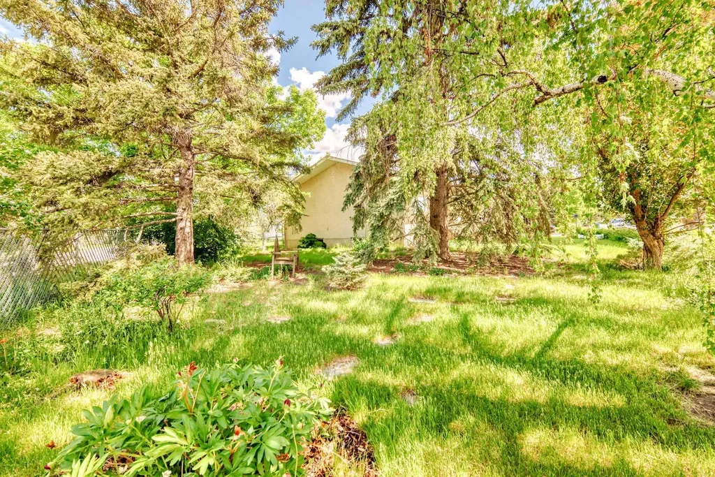 2516 20 Street Nanton AB T0L1R0