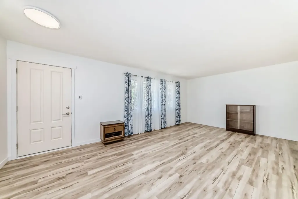 2516 20 Street Nanton AB T0L1R0