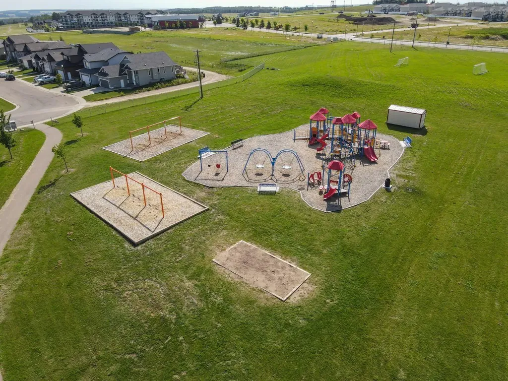 5 Beacon Hill Drive Sylvan Lake AB T4S 0S9
