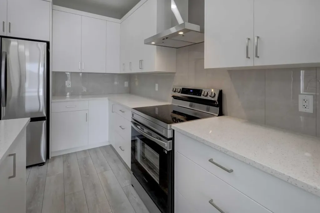 51 Lewisburg Manor NE Calgary AB T3P 2N7