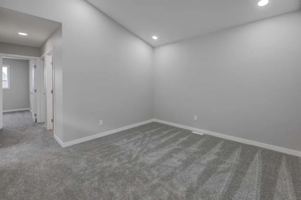 51 Lewisburg Manor NE Calgary AB T3P 2N7