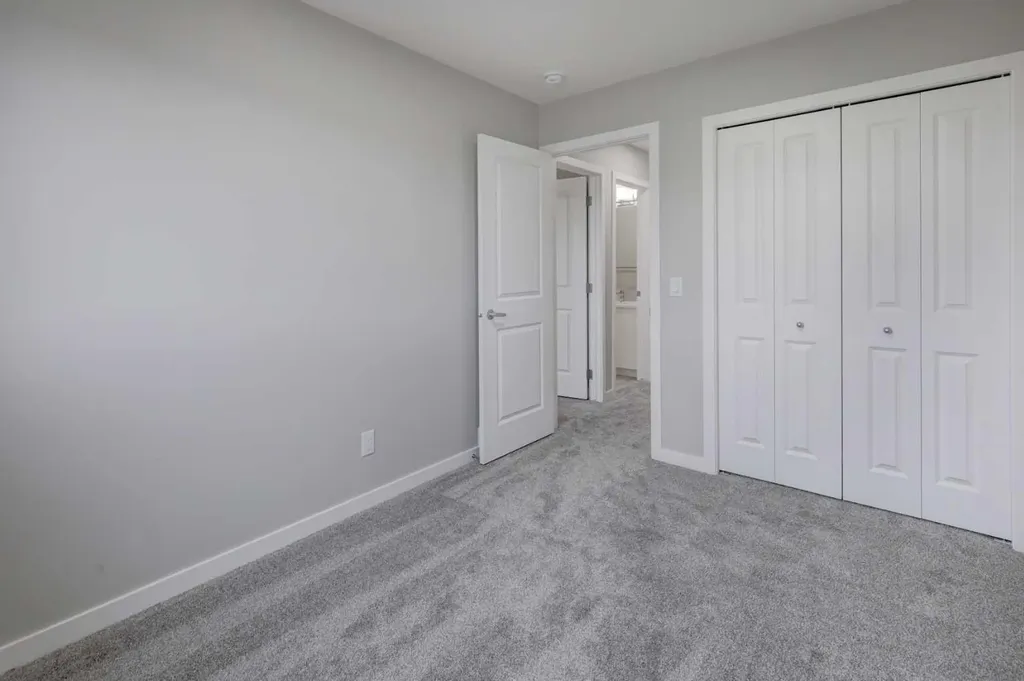 51 Lewisburg Manor NE Calgary AB T3P 2N7