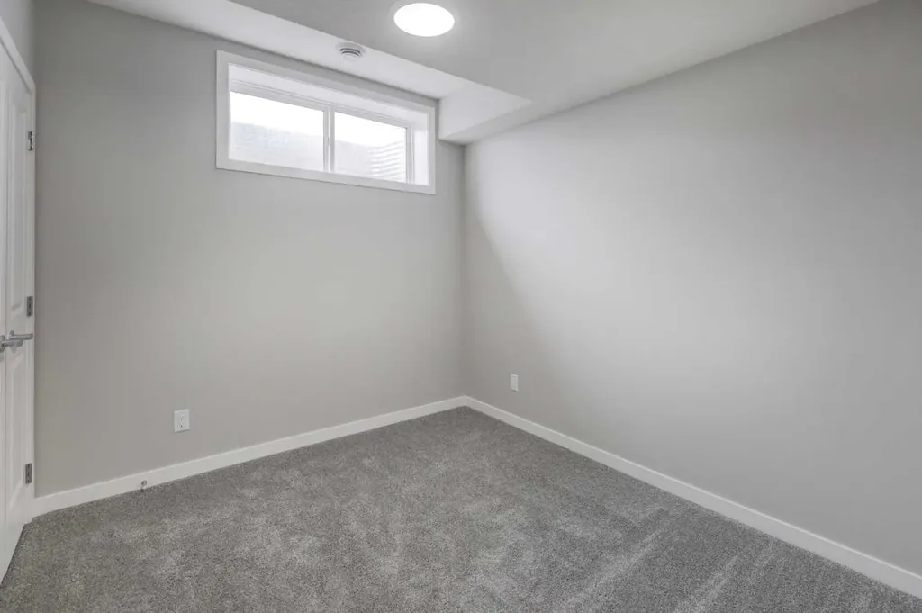 51 Lewisburg Manor NE Calgary AB T3P 2N7