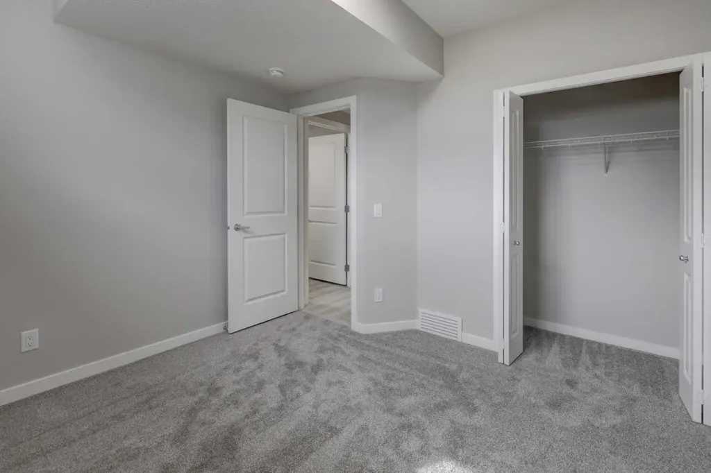 51 Lewisburg Manor NE Calgary AB T3P 2N7