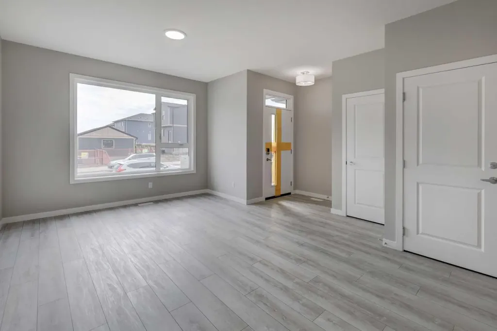51 Lewisburg Manor NE Calgary AB T3P 2N7