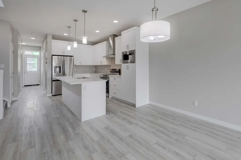 51 Lewisburg Manor NE Calgary AB T3P 2N7