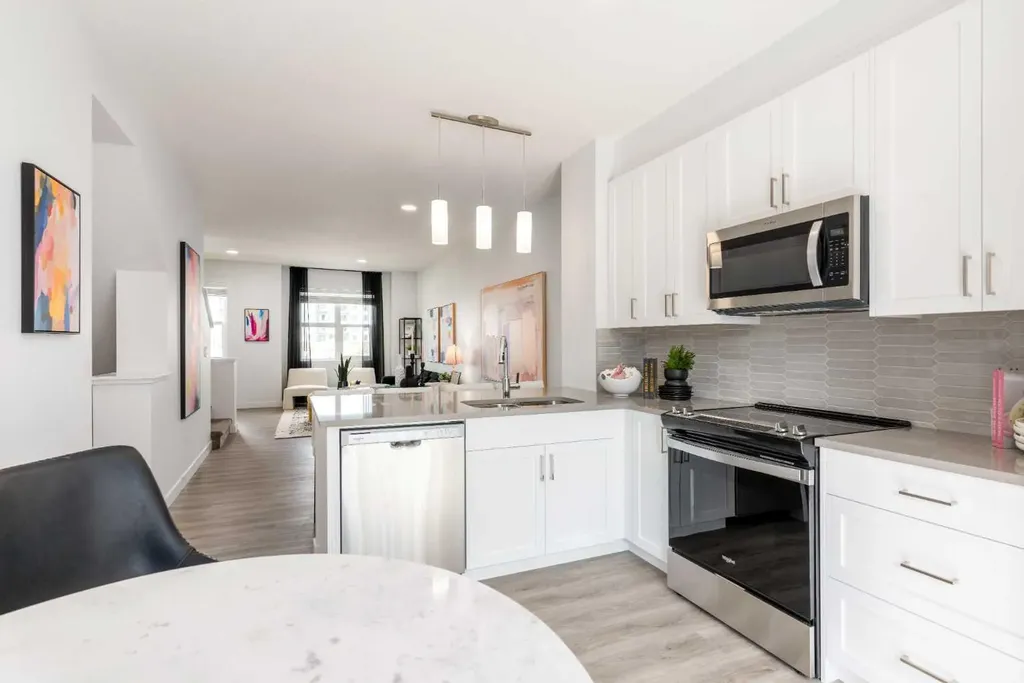 1506 Rangeview Drive SE Calgary AB T3S 0P8