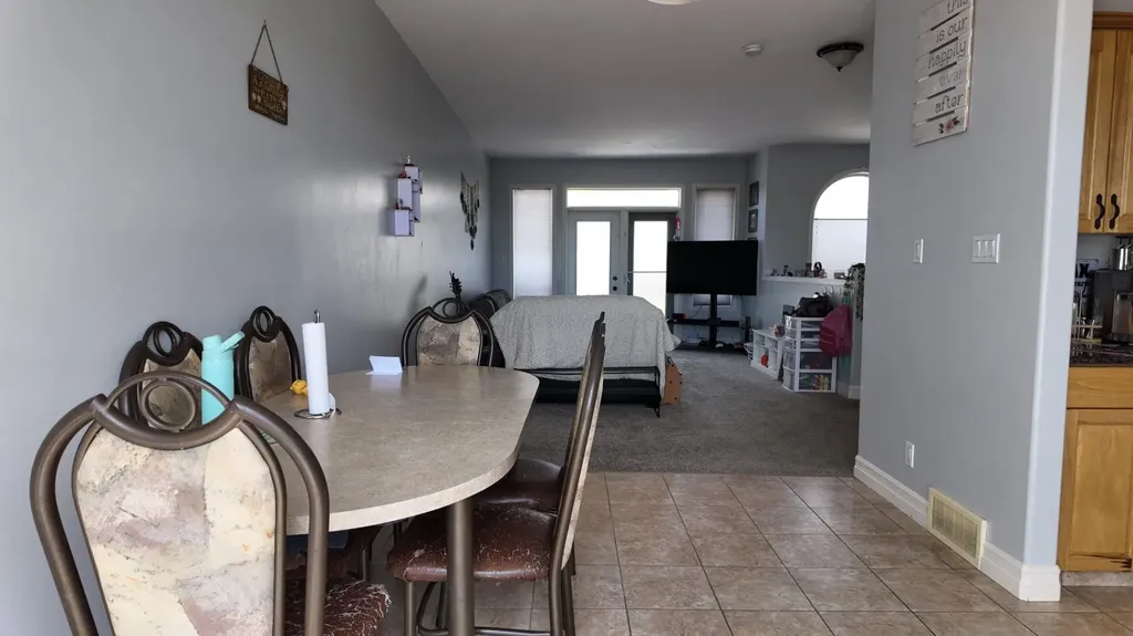 762 Heritage Boulevard W Lethbridge AB T1K 0W1
