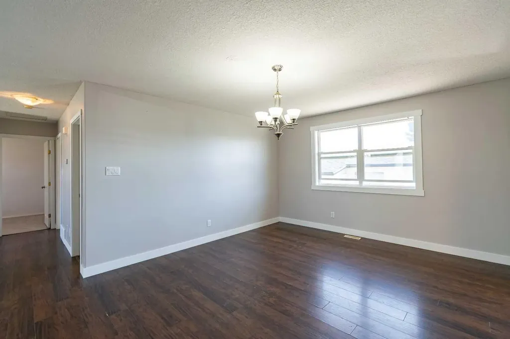 6207 39 Avenue Close Stettler AB T4K 1G1