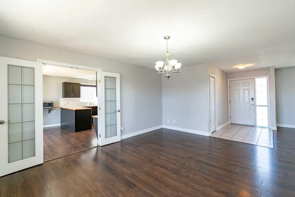 6207 39 Avenue Close Stettler AB T4K 1G1