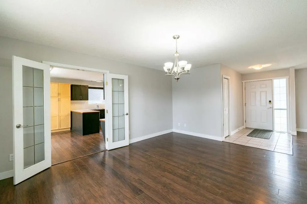 6207 39 Avenue Close Stettler AB T4K 1G1
