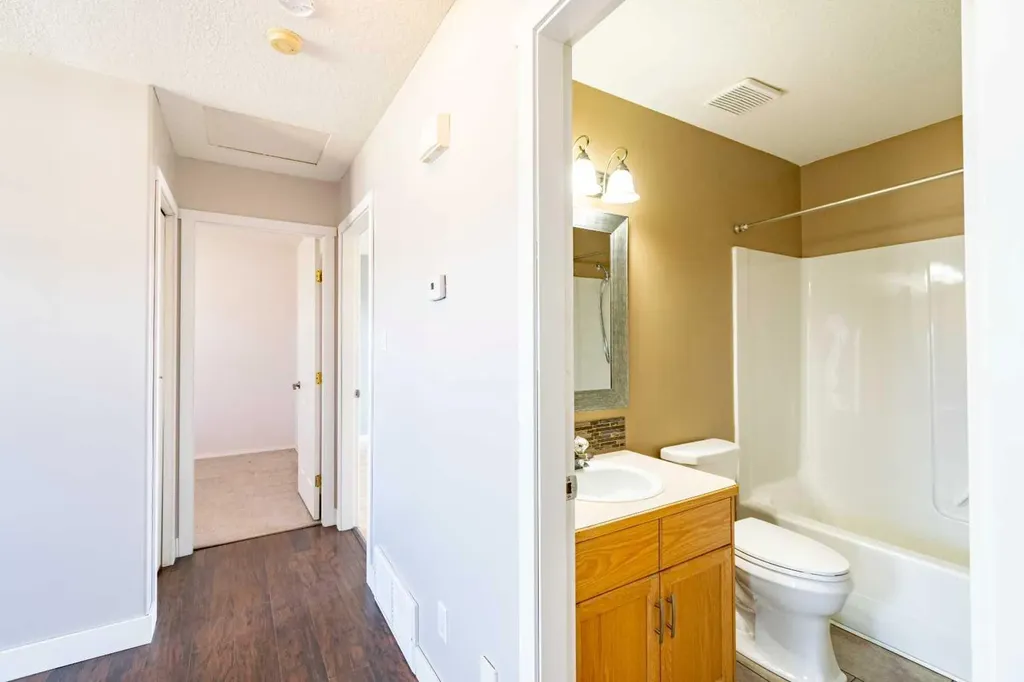 6207 39 Avenue Close Stettler AB T4K 1G1