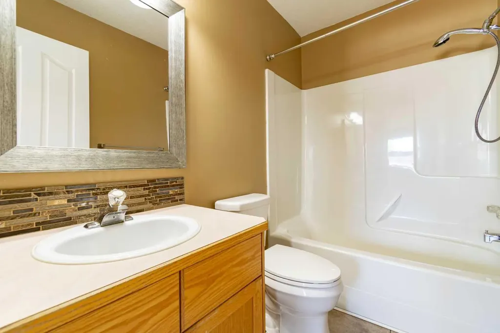 6207 39 Avenue Close Stettler AB T4K 1G1
