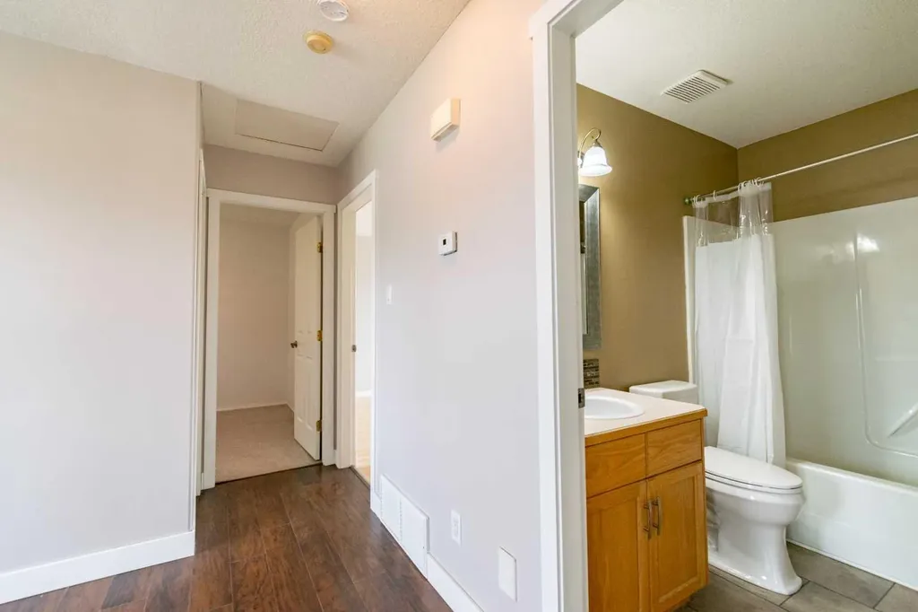 6207 39 Avenue Close Stettler AB T4K 1G1