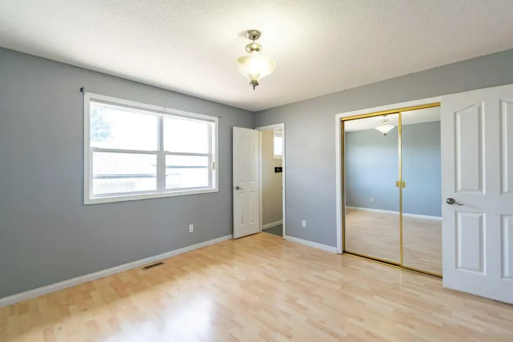 6207 39 Avenue Close Stettler AB T4K 1G1