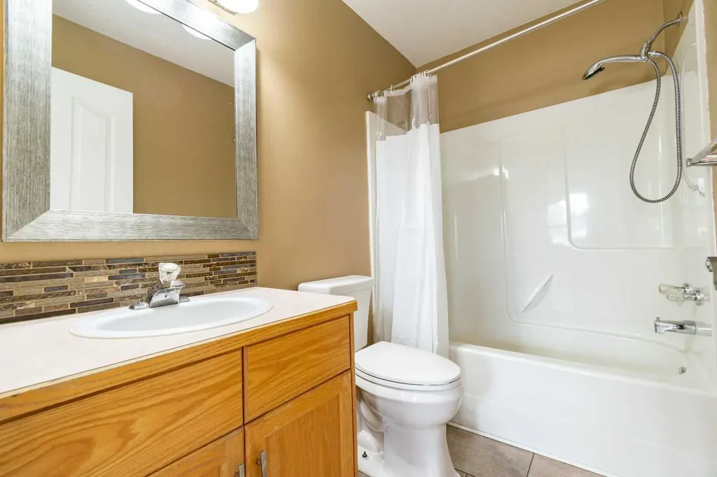 6207 39 Avenue Close Stettler AB T4K 1G1