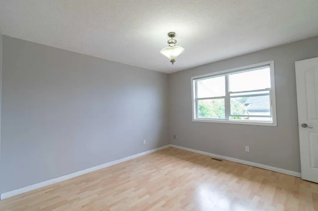 6207 39 Avenue Close Stettler AB T4K 1G1