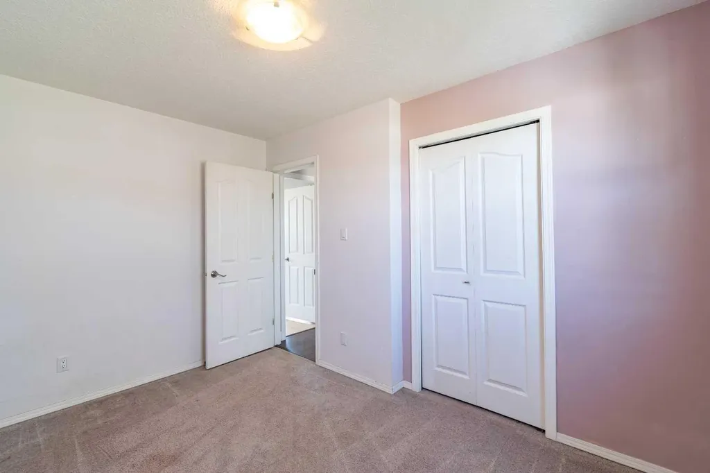 6207 39 Avenue Close Stettler AB T4K 1G1