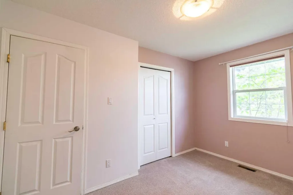 6207 39 Avenue Close Stettler AB T4K 1G1