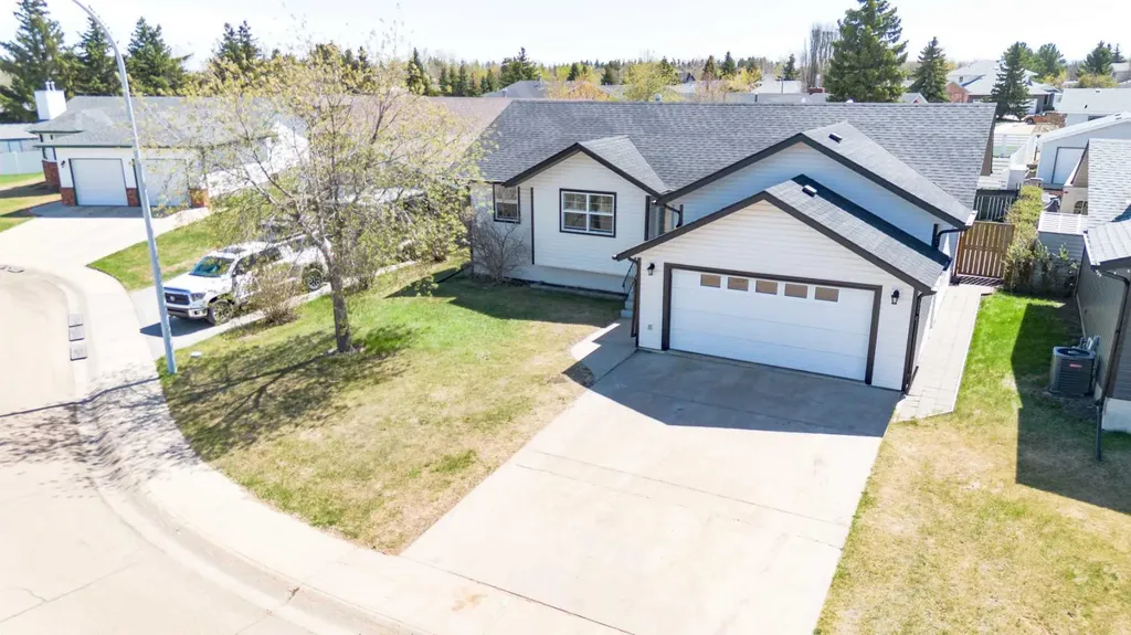 6207 39 Avenue Close Stettler AB T4K 1G1