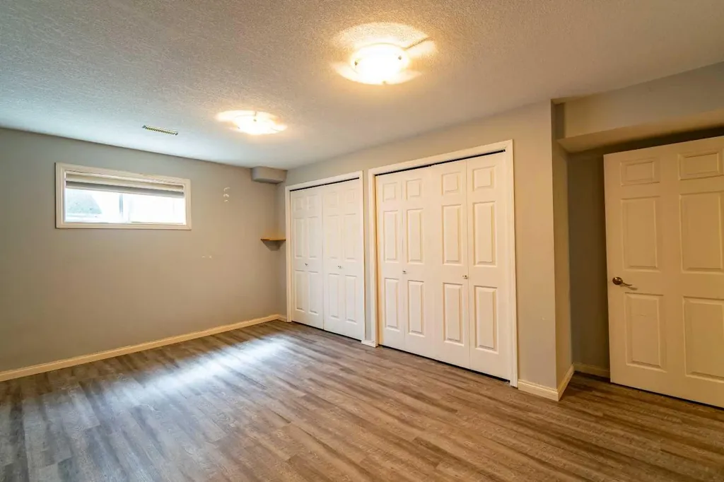 6207 39 Avenue Close Stettler AB T4K 1G1